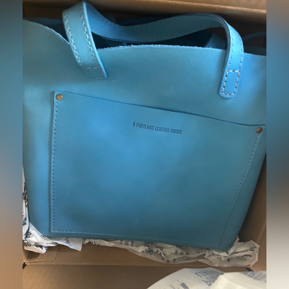 Brand new Portland Leather medium iceberg